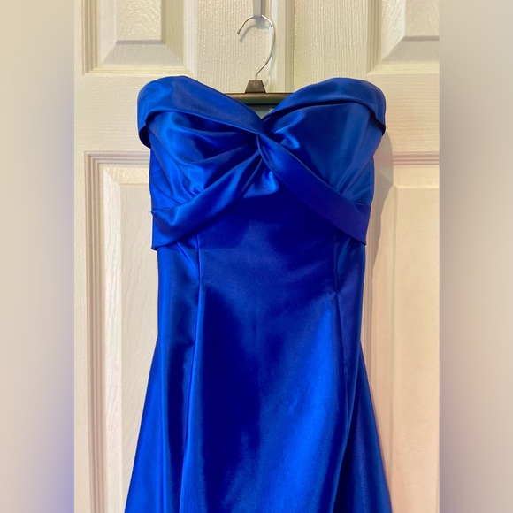 Strapless Sweetheart Neckline Floor Length Royal Blue Prom Evening Gown Dress - Picture 3 of 9